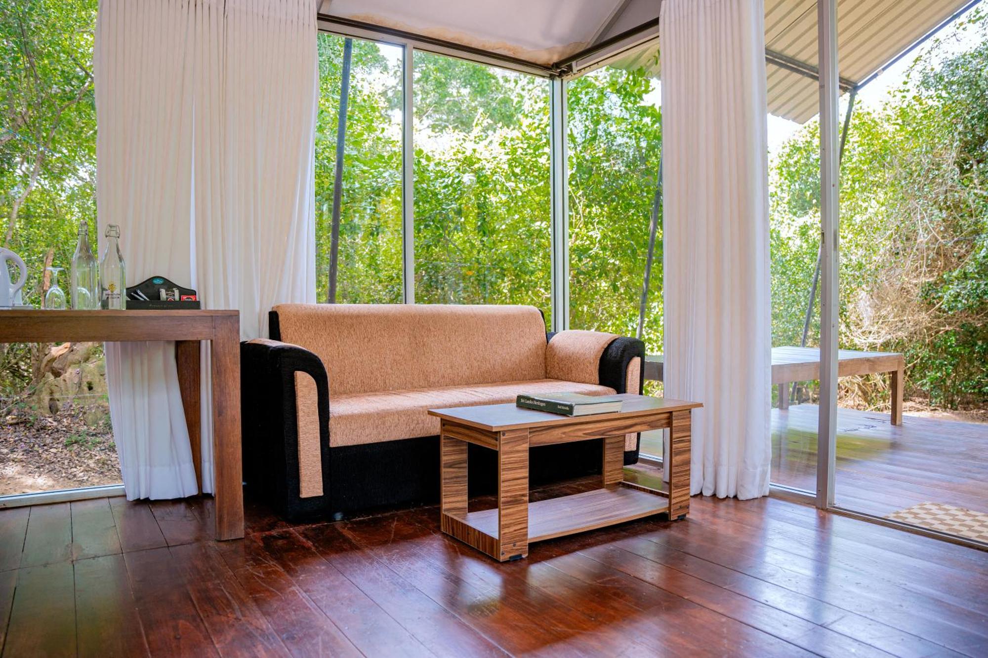 Lowin Yala Exterior foto